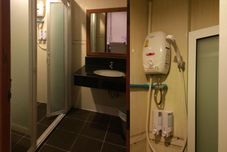 In-room Bathroom Mojo House