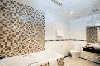 In-room Bathroom Atlanta Residences