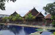 Swimming Pool 2 Hotel Pantai Gapura Makassar