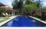 Kolam Renang 2 Shima House