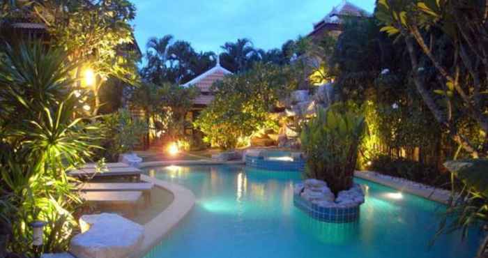 Swimming Pool Le Viman Resort