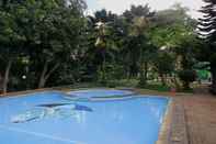 Swimming Pool Hotel Feri Merak