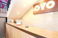 Lobi OYO 240 Audah Sevana Syariah Hotel Near RSU Katholik Surabaya Kota Surabaya