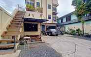 Exterior 2 OYO 3893 Bunda Homestay Syariah