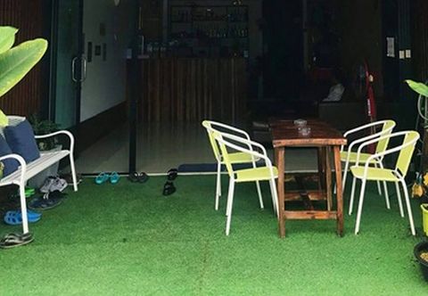 ภายนอกอาคาร Noppharat Home & Backpacker