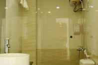 Toilet Kamar Ly Ky Hotel