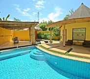 Swimming Pool 2 Chicchill @ Eravana, Pool Villa Pattaya