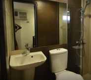 Toilet Kamar 6 Tacloban Plaza Hotel