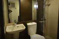 In-room Bathroom Tacloban Plaza Hotel