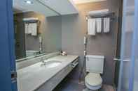 Toilet Kamar Kingwood Hotel Kuching