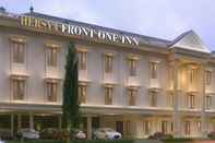 Exterior Hersya Front One Inn