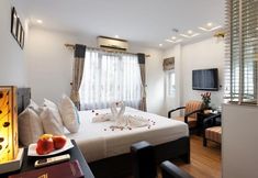 Bedroom 7 Hanoi Lake View Hotel & Travel