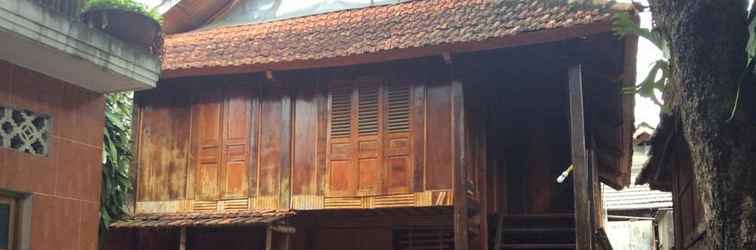 Lobi Stilt House No. 6