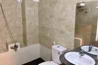 In-room Bathroom Ponys 3 Hotel Nha Trang