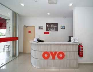 Lobi 2 OYO 89831 Sri Sena Hotel