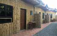 Bangunan 6 Miles YCE Bamboo House