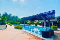 Kolam Renang Forever Green Resort