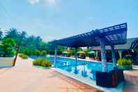 Swimming Pool Forever Green Resort