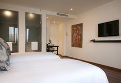 Bedroom 7 C Central Hotel