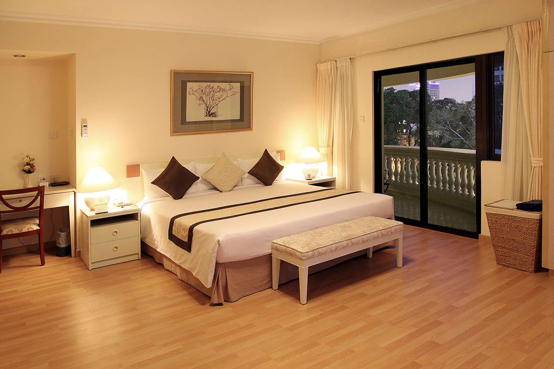 Norfolk Mansion - Luxury Serviced Apartments - Khách sạn Quận 1 có hồ bơi
