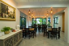 レストラン De Ville Nakhon