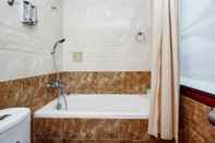 In-room Bathroom Seawind Hotel