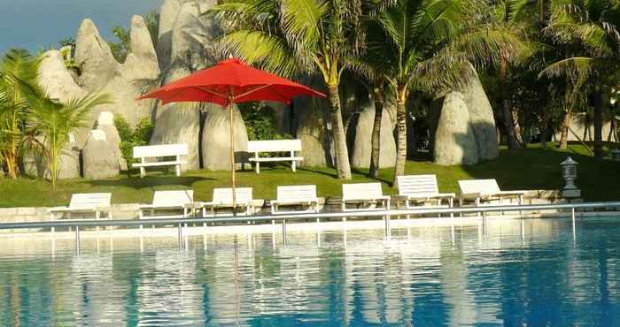 Swimming Pool Peaceful Resort