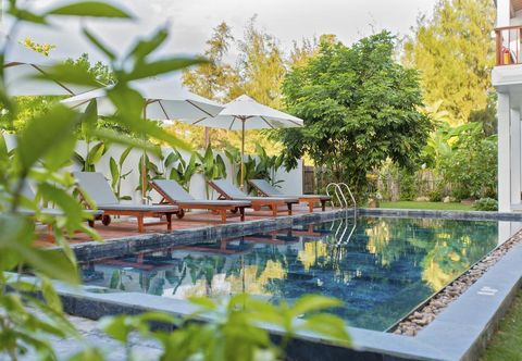 Swimming Pool Vina Beach Pool Villas