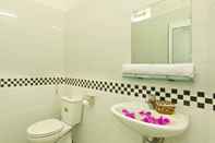 In-room Bathroom Natural Flower Homestay