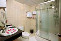 ห้องน้ำภายในห้อง Hanoi House Hostel & Travel