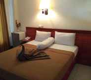 Bedroom 2 Hotel Kurnia Jaya