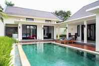 Kolam Renang Villa Suriyah