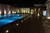 Swimming Pool Cempaka Mas Hotel