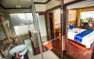 Kamar Tidur 6 Gray Line Halong Cruise