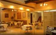 Restoran 7 El Rico Suites