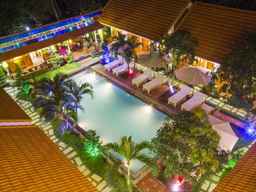 Little Garden Bungalow , SGD 28