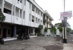 外觀 2 OYO 90822 Hotel Taman Wisata