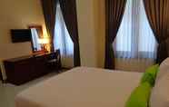 BEDROOM DWD Hotel Syariah