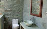 In-room Bathroom 3 Villa Rika Gili Trawangan