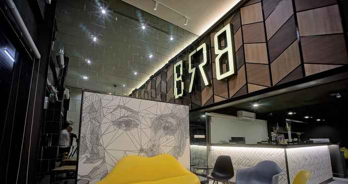 Lobi BRB Hostel Bangkok Silom