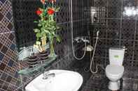 Toilet Kamar Co Hoa Homestay