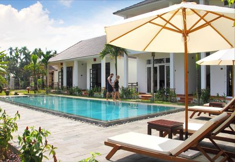 Kolam Renang Green Areca Villa