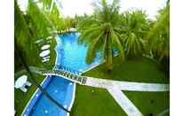 Swimming Pool Cordova Reef Village Resort