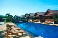 สระว่ายน้ำ Sangsawan Palace Khaolak Resort