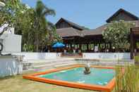 สระว่ายน้ำ Palm Galleria Resort (SHA Plus+)