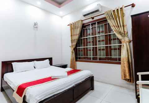 Bedroom Anh Quoc Hotel