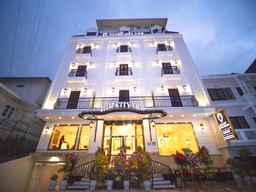 Tulip City View Hotel, USD 28.85