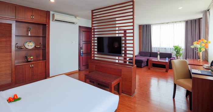Bedroom Park View Saigon Hotel
