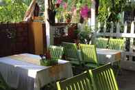 Bar, Cafe and Lounge An Bang Beach Homestay