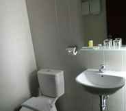 In-room Bathroom 5 Hotel Sahid Skyland City - Jatinangor